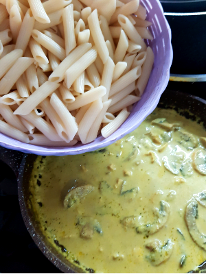 مراحل درست کردن پاستا آلفردو