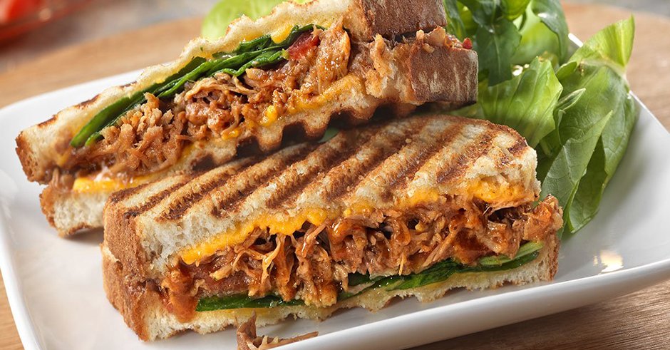 طرز تهیه پنینی با سس پستو