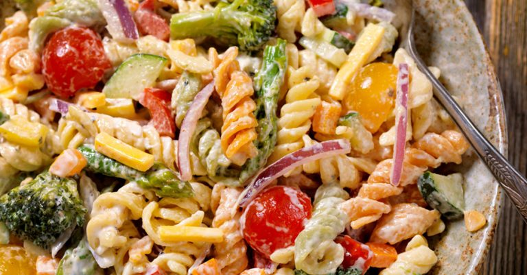 طرز تهیه سالاد ماکارونی و مرغ