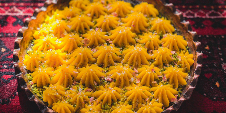 طرز تهیه حلوا شیر زعفرانی