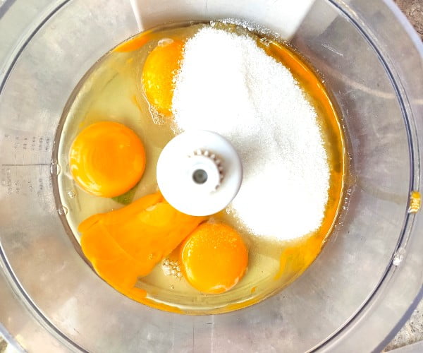 مرحله اول تهیه کیک باقلوا