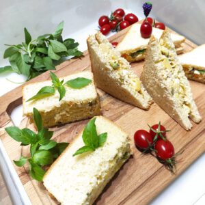 ساندویچ سالاد الویه یک ساندویچ خوشمزه ویژه کودکان