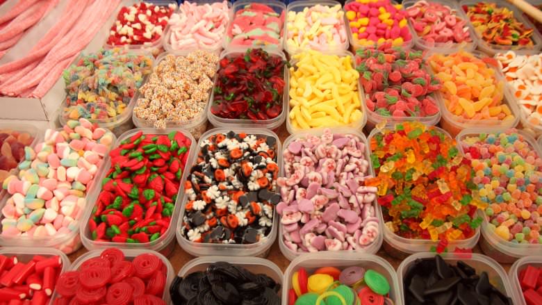 شکلات و آبنبات