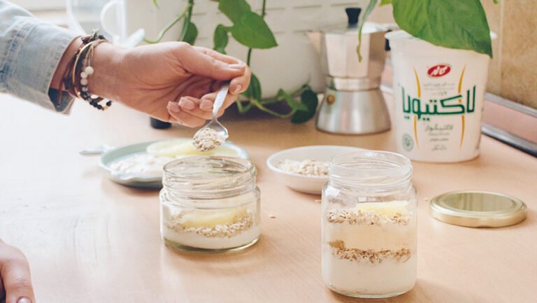 طرز تهیه دسر گرانولا با ماست