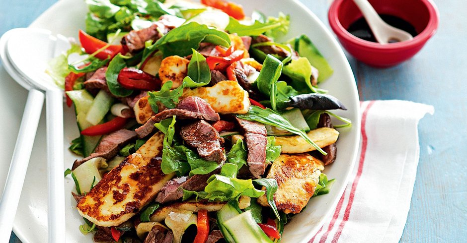 سالاد با پنیر کبابی