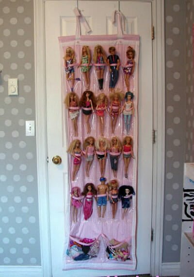 جا عروسکی پشت دری