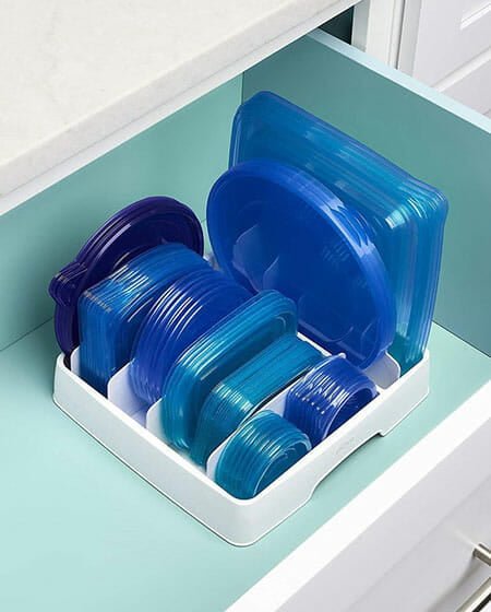 مرتب کردن آشپزخانه مرتب کردن آشپزخانه