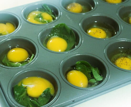 طرز تهیه نیمرو طرز تهیه نیمرو در ظرف مافین