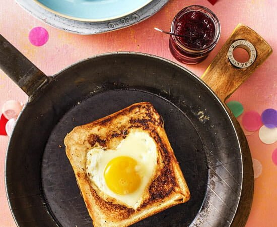 طرز تهیه نیمرو طرز تهیه نیمرو با نان تست