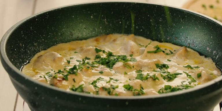 خوراک مرغ خامه بادامی