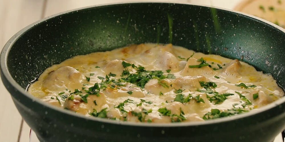 خوراک مرغ خامه بادامی