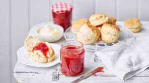 طرز تهیه مربا توت فرنگی