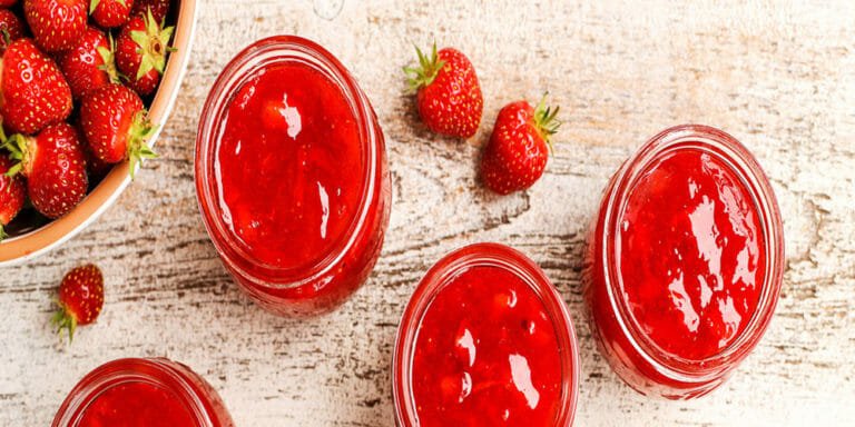 طرز تهیه ژله توت فرنگی