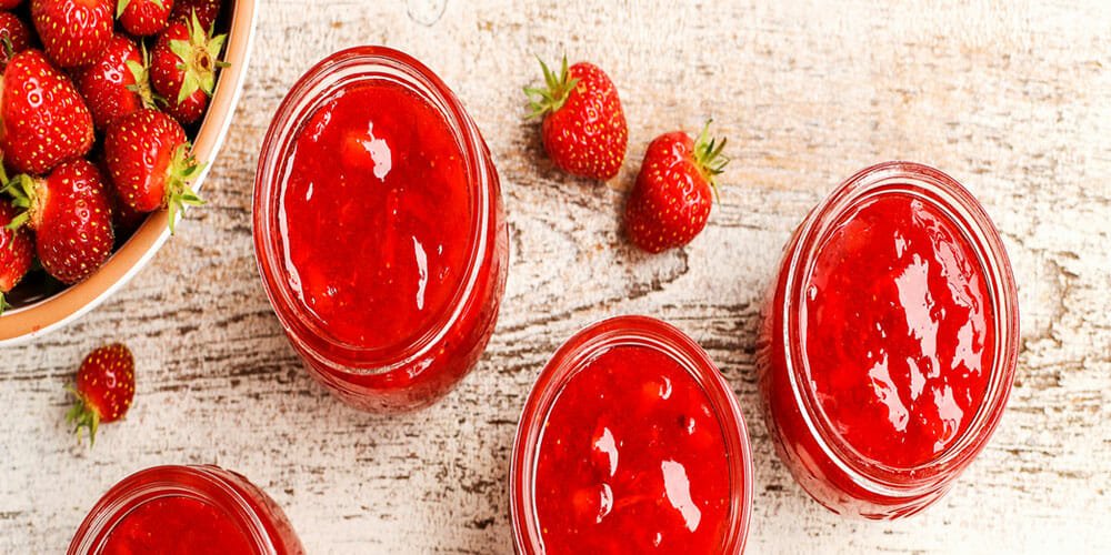 طرز تهیه ژله توت فرنگی