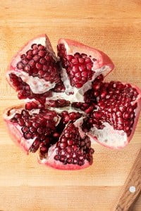 دانه کردن انار در آب-1