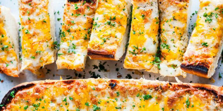 طرز تهیه نان سیر پنیری