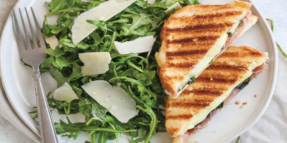 ساندویچ ژامبون سالامی