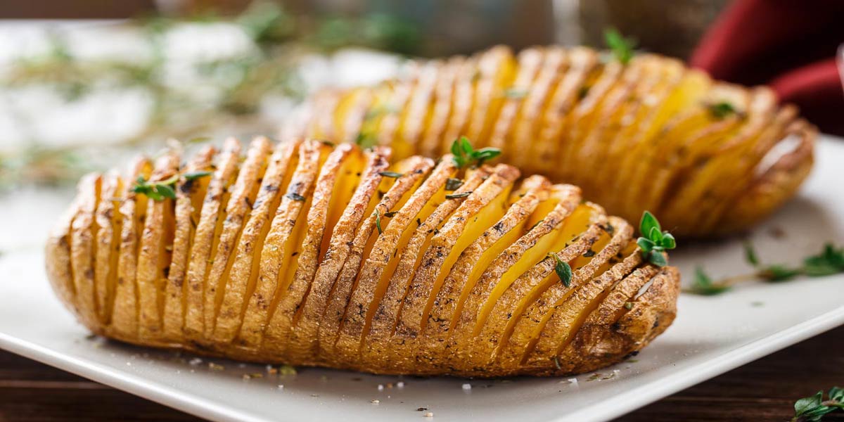 طرز تهیه سیب زمینی کبابی در فر