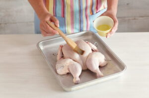 طرز تهیه مرغ شکم پر