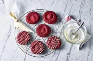 مرحله آخر تهیه کوکی ردولوت