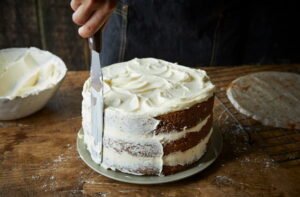 مرحله ششم تهیه کیک هویج