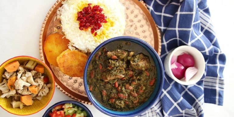طرز تهیه قرمه سبزی با رب