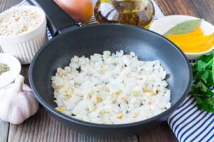 طرز تهیه سوپ جو پرک با مرغ