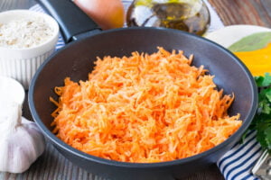 طرز تهیه سوپ جو پرک با مرغ