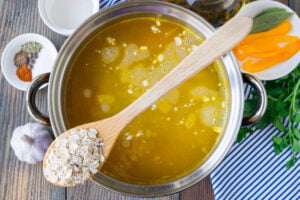 طرز تهیه سوپ جو پرک با مرغ