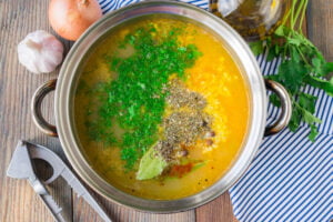 طرز تهیه سوپ جو پرک با مرغ