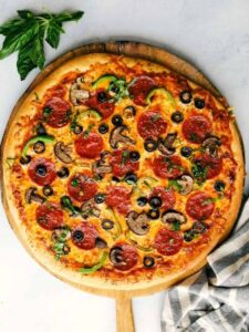 طرز تهیه پیتزا سوسیس کاباس خانگی