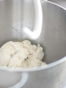 مرحله چهارم طرز تهیه پیتزا مخلوط