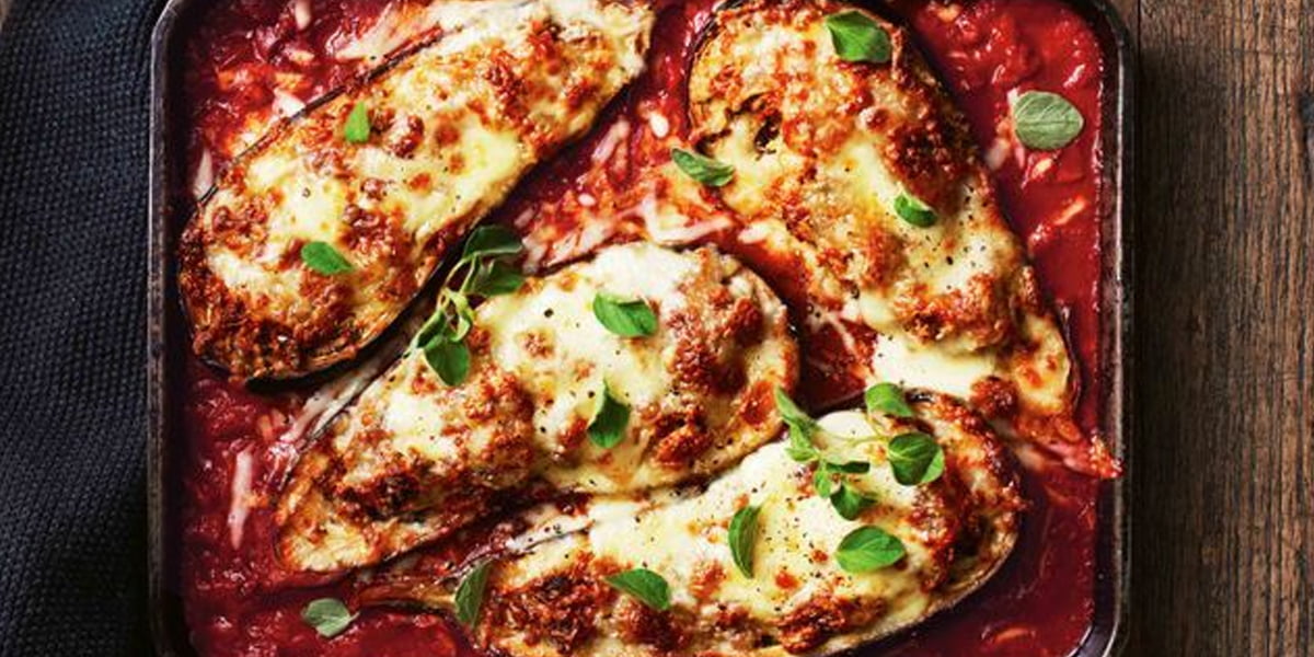 طرز تهیه بادمجان شکم پر با پنیر پیتزا