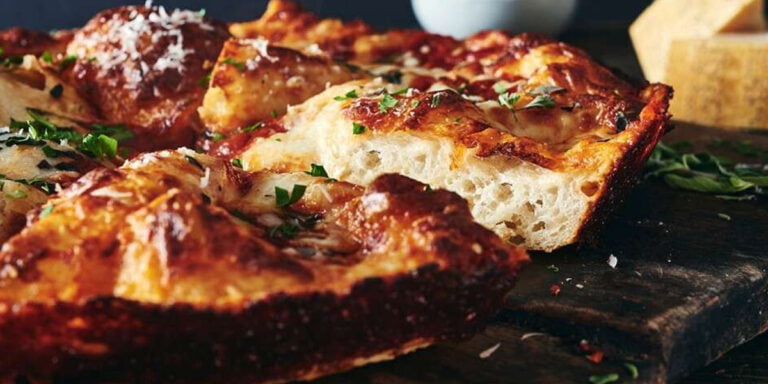 پیتزا ماهیتابه ای