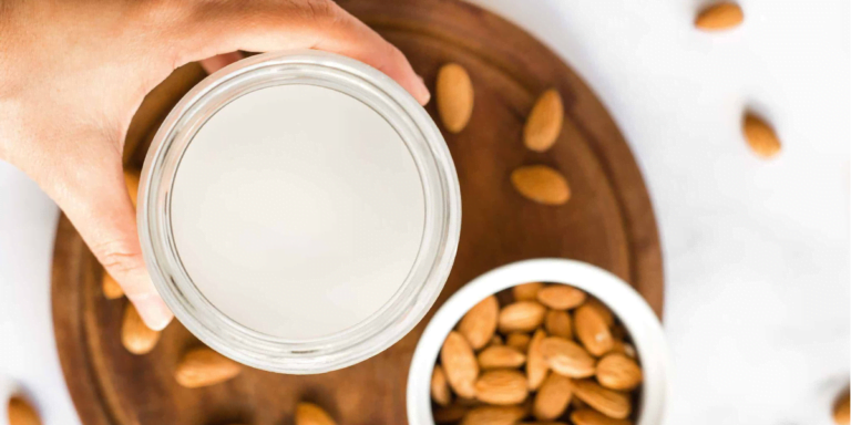 طرز تهیه شیر بادام وگان