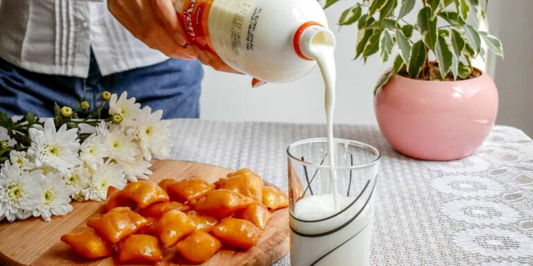 طرز تهیه گوش فیل با دوغ در خانه