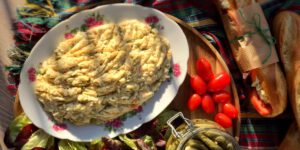 طرز تهیه سالاد الویه با مرغ