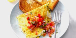 طرز تهیه املت سبزیجات و پنیر