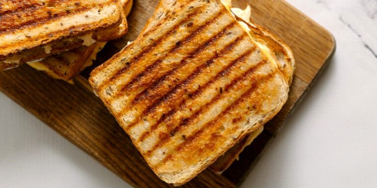 طرز تهیه ساندویچ مرغ با پنیر پنج ستاره آمل