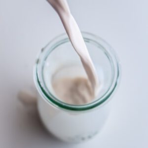 مرحله چهارم طرز تهیه شیر فندق خانگی