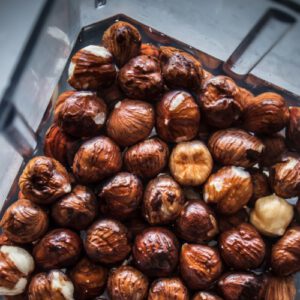 مرحله دوم طرز تهیه شیر فندق خانگی