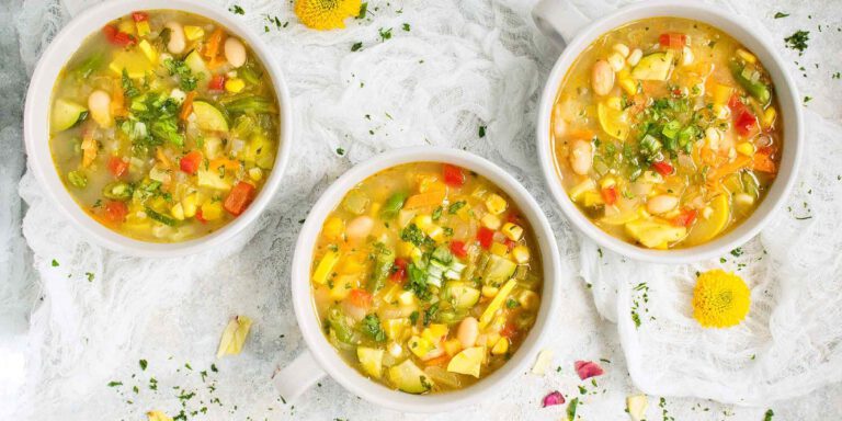 طرز تهیه سوپ گیاهی با شیر نارگیل