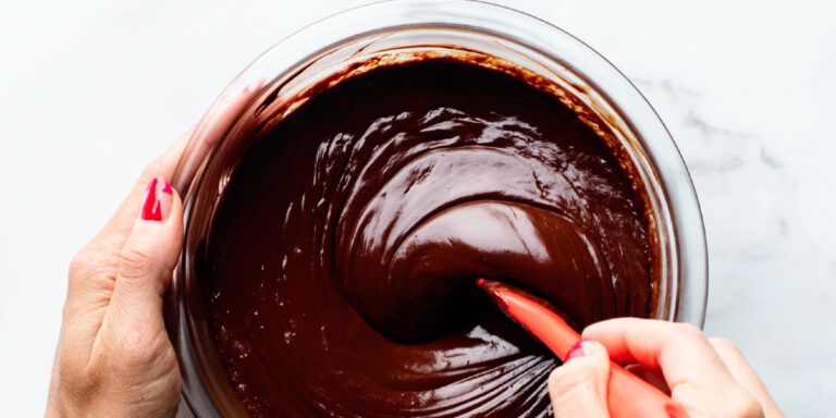 طرز تهیه گاناش با خامه