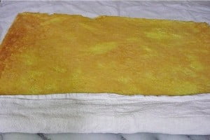 طرز تهیه رولت خامه ای-43