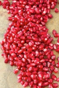 دانه کردن انار با قاشق-4