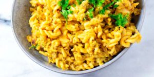 طرز تهیه پاستا زعفرانی