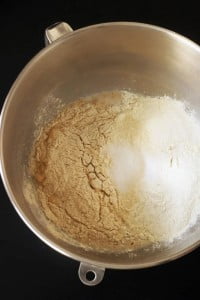 طرز تهیه پرتزل خانگی-3