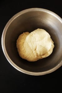 طرز تهیه پرتزل خانگی-4