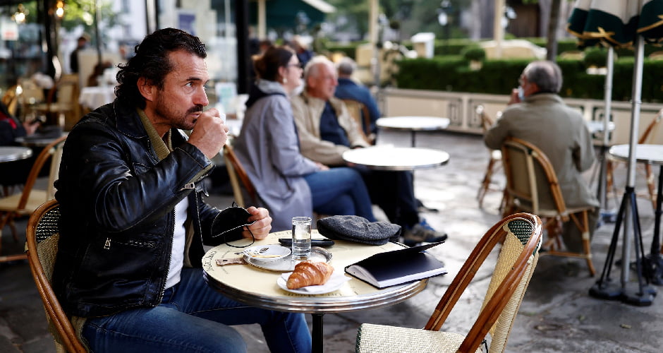 قهوه فرانسه با کروسان