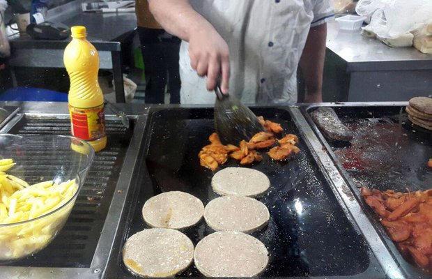 مشکلات بهداشتی عرضه غذای خیابانی 